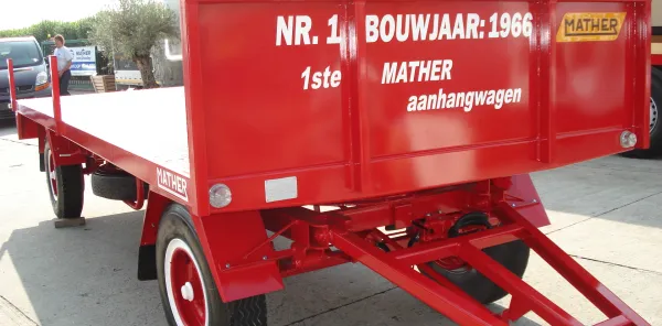 1ste aanhangwagen Mather gerestaureerd